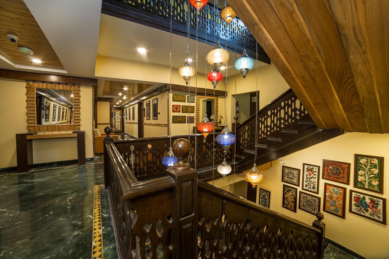Lemon Tree Hotel Srinagar Srīnagar Exterior foto