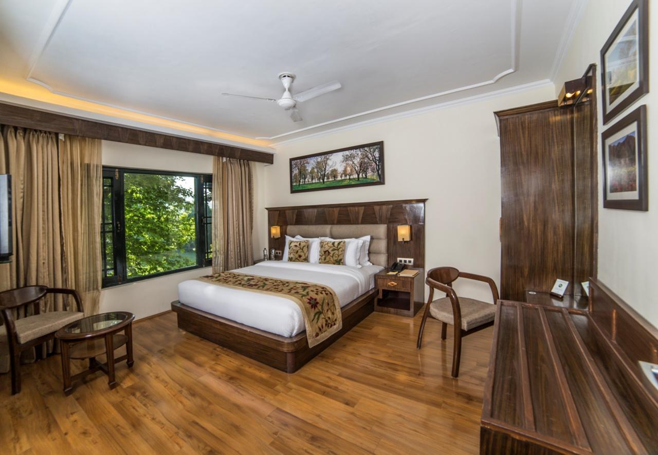 Lemon Tree Hotel Srinagar Srīnagar Exterior foto